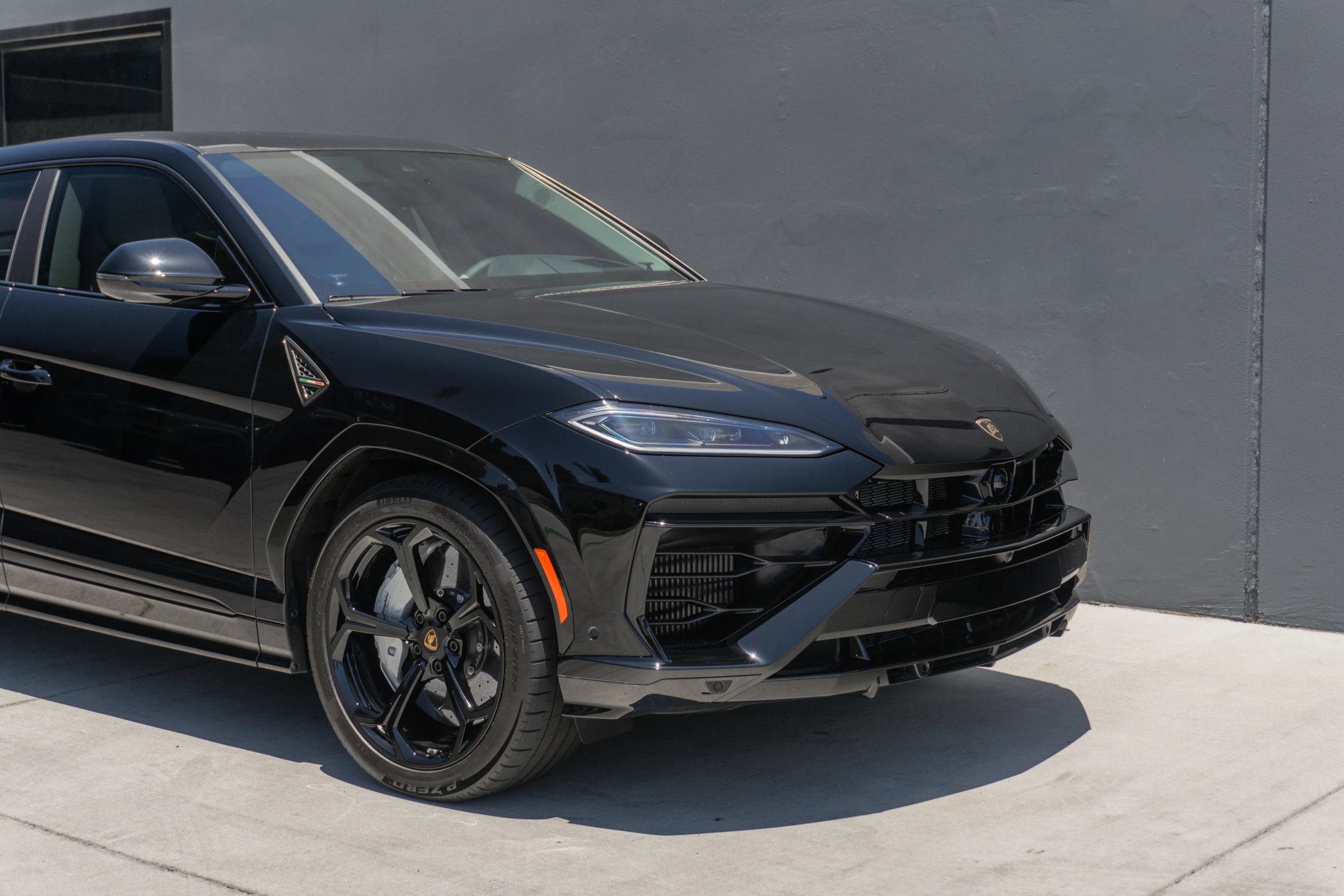 Used 2026 Lamborghini Urus SE AWD/4WD image 39