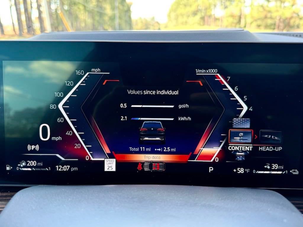 Used 2025 BMW X5 xDrive50e w/ Premium Package image 27