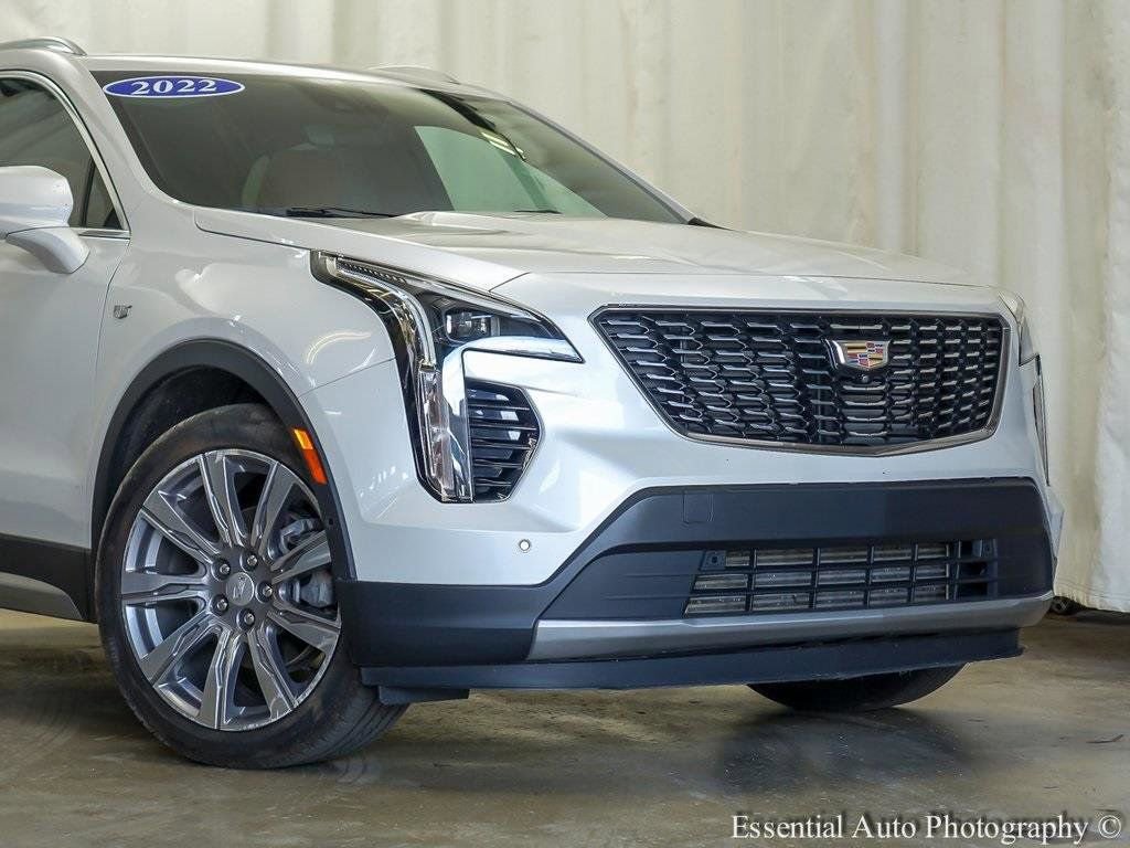 Used 2022 Cadillac XT4 Premium Luxury w/ Enhanced Visibility Package image 3