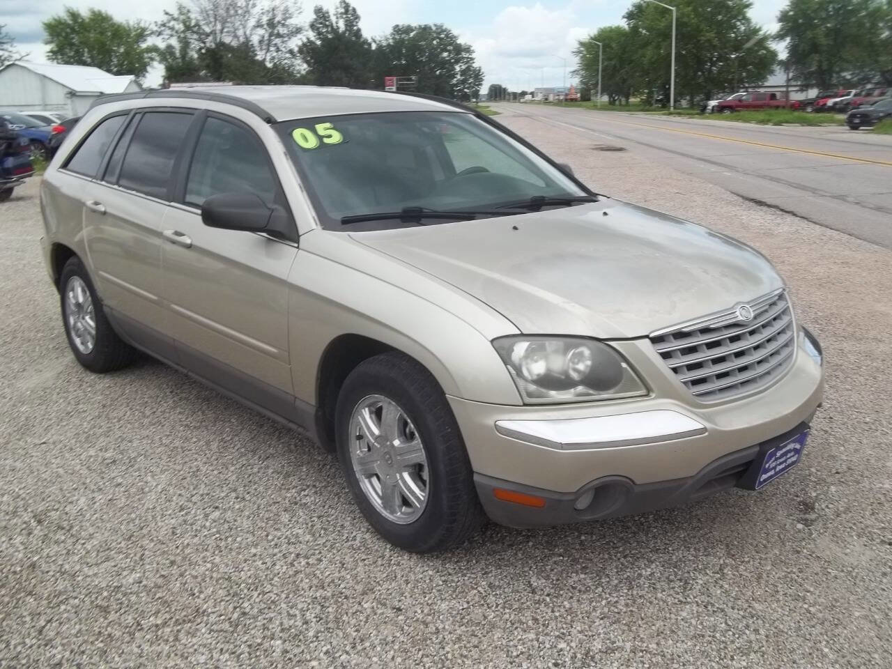 Used 2005 Chrysler Pacifica Touring image 3