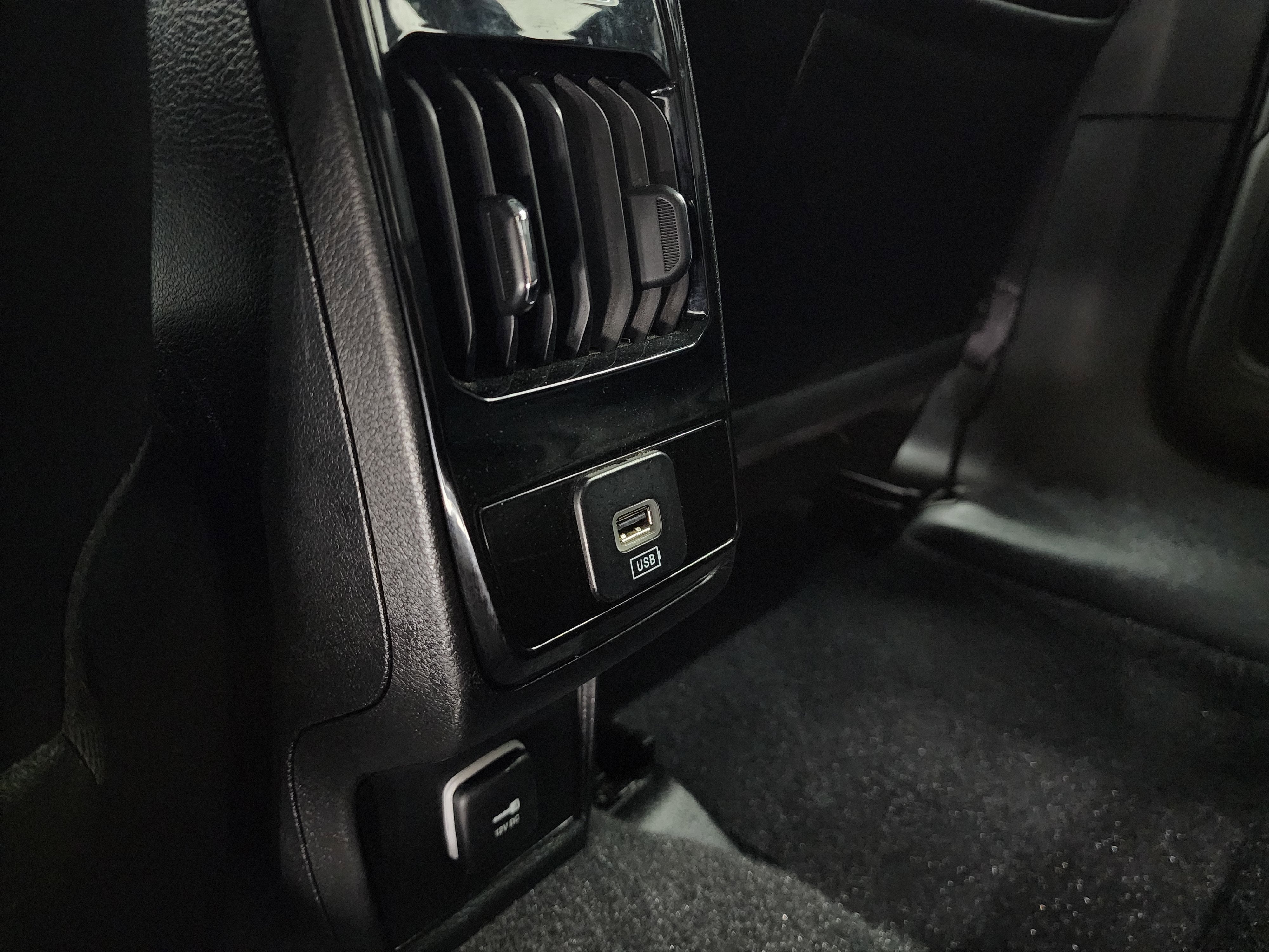 Used 2024 Jeep Compass Latitude image 33