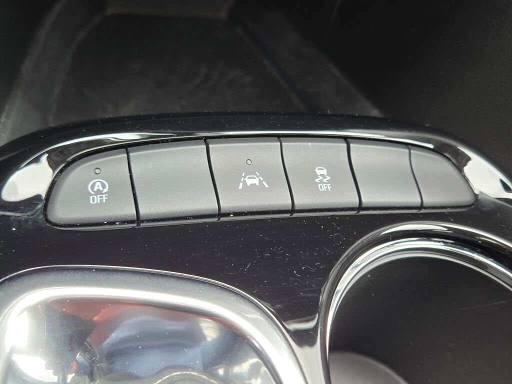 Used 2022 Buick Encore GX Essence w/ Experience Buick Package image 31