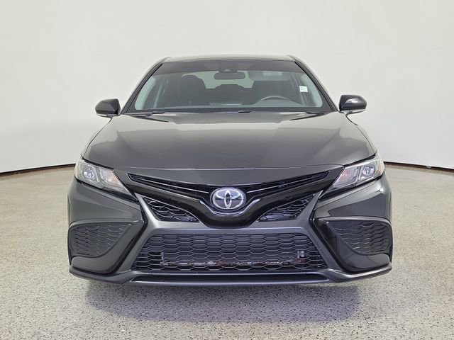Used 2023 Toyota Camry SE FWD image 3