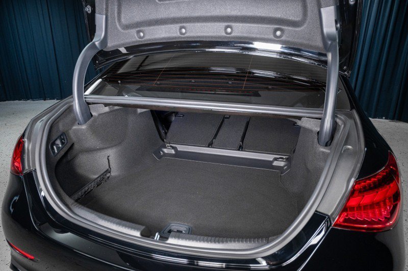 Used 2026 Mercedes-Benz C 300 Sedan image 7