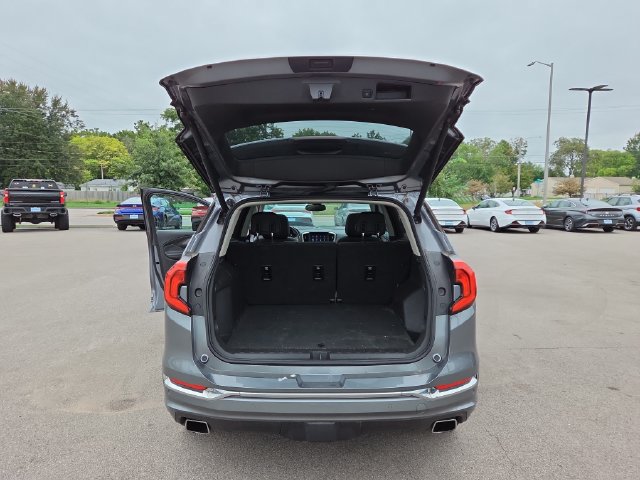 Used 2019 GMC Terrain Denali w/ Advanced Safety Package AWD/4WD image 27