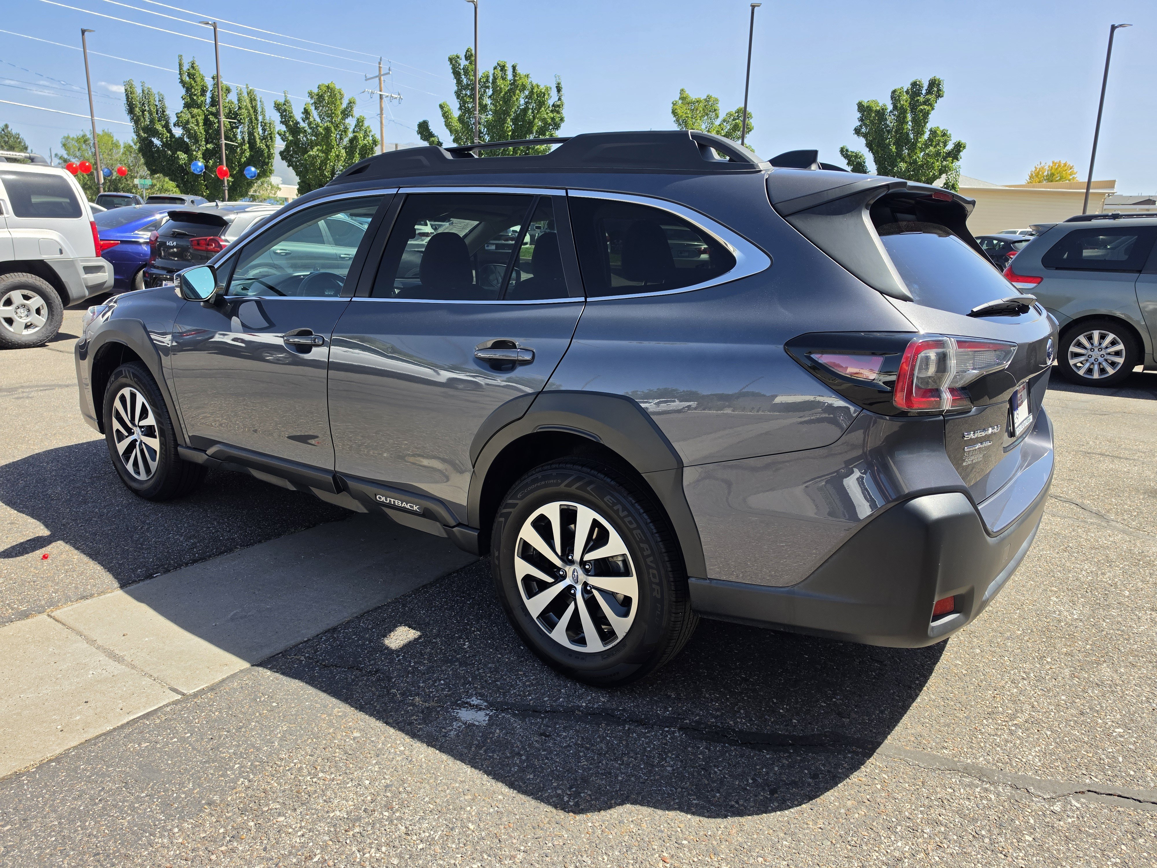 Used 2023 Subaru Outback Premium AWD/4WD image 4