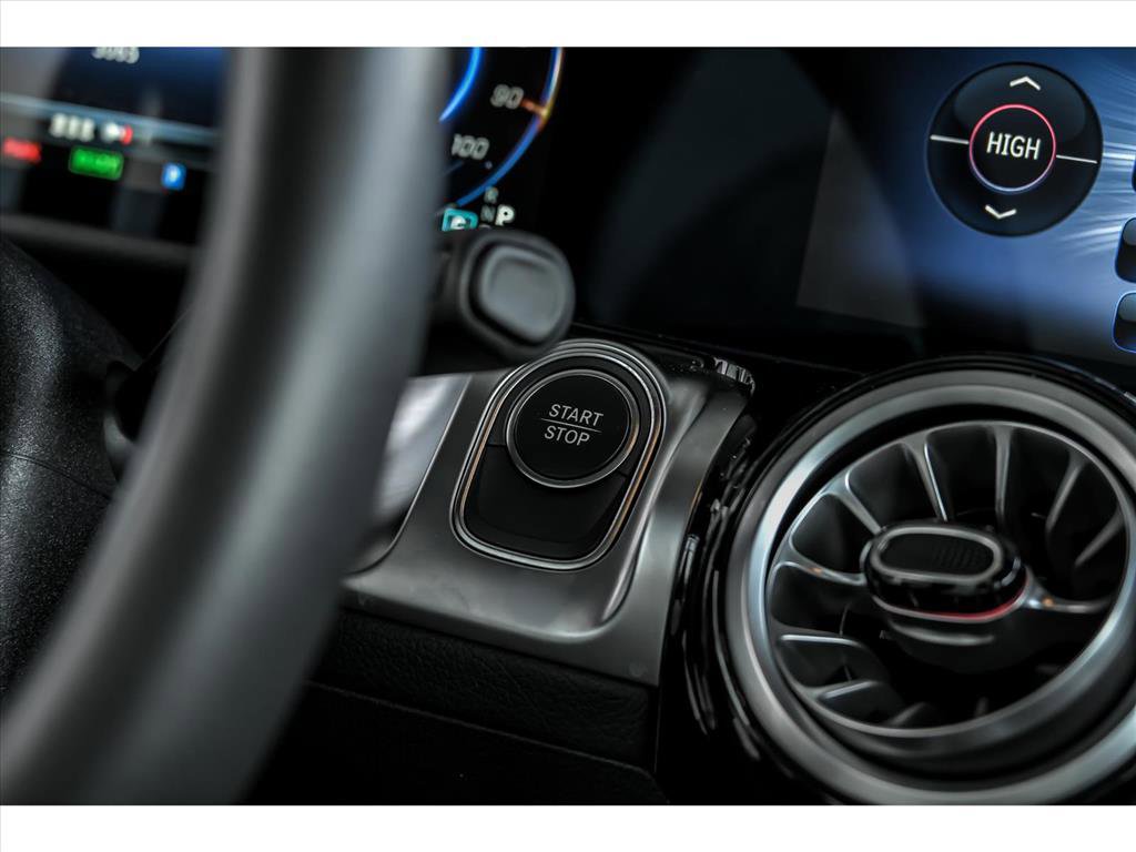 Certified 2025 Mercedes-Benz EQB 300 EQB 300 4MATIC image 17