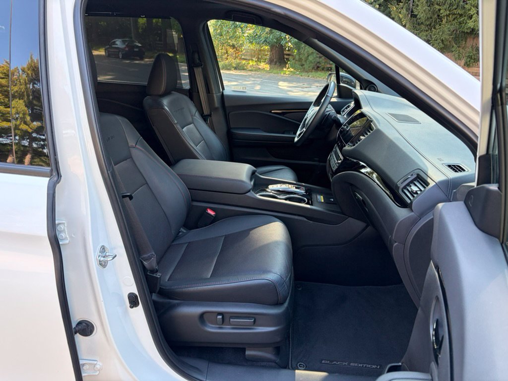 Used 2024 Honda Passport Black Edition image 34