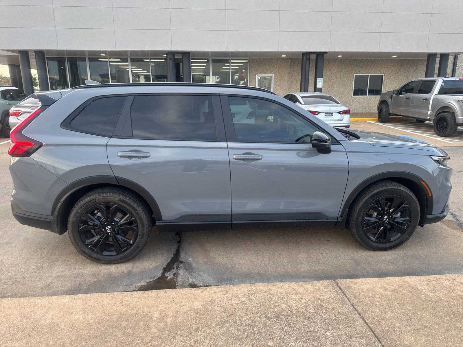 Used 2026 Honda CR-V Sport Touring image 3