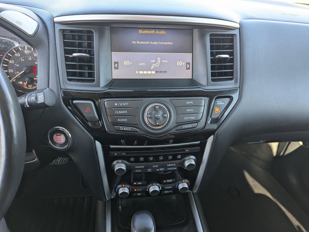 Used 2017 Nissan Pathfinder SV AWD/4WD image 15
