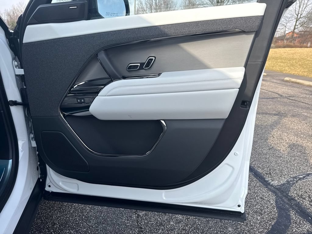 New 2026 Land Rover Range Rover Sport SE AWD/4WD image 12