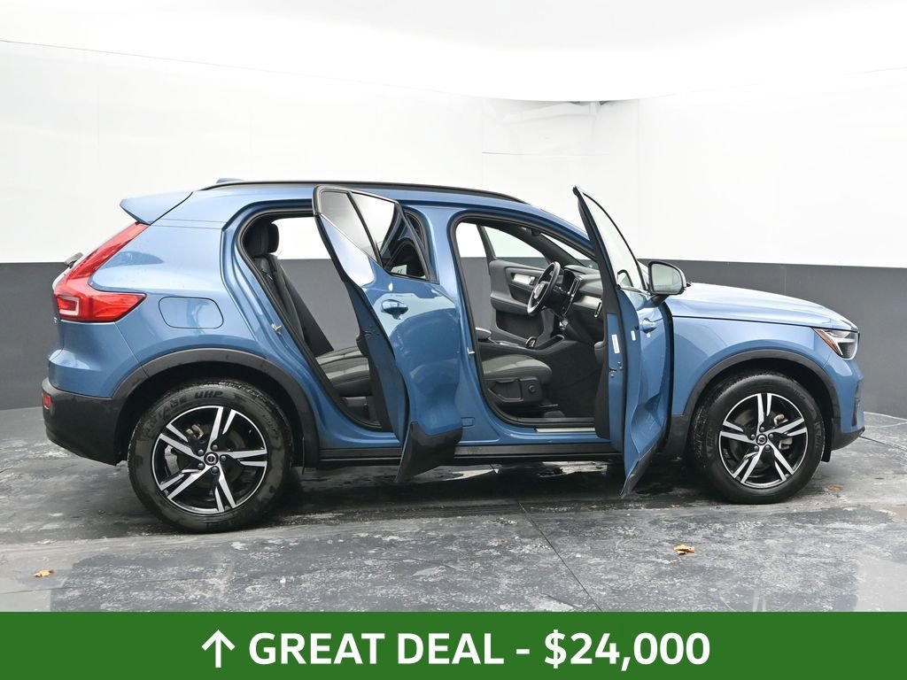 Used 2024 Volvo XC40 B5 Core image 57