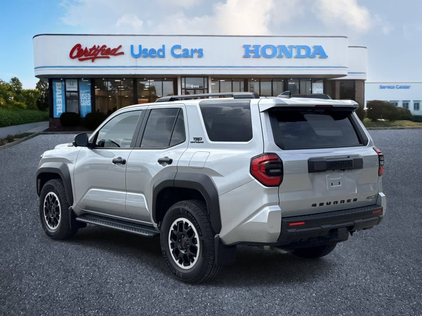 Used 2025 Toyota 4Runner TRD Off-Road Premium AWD/4WD image 3