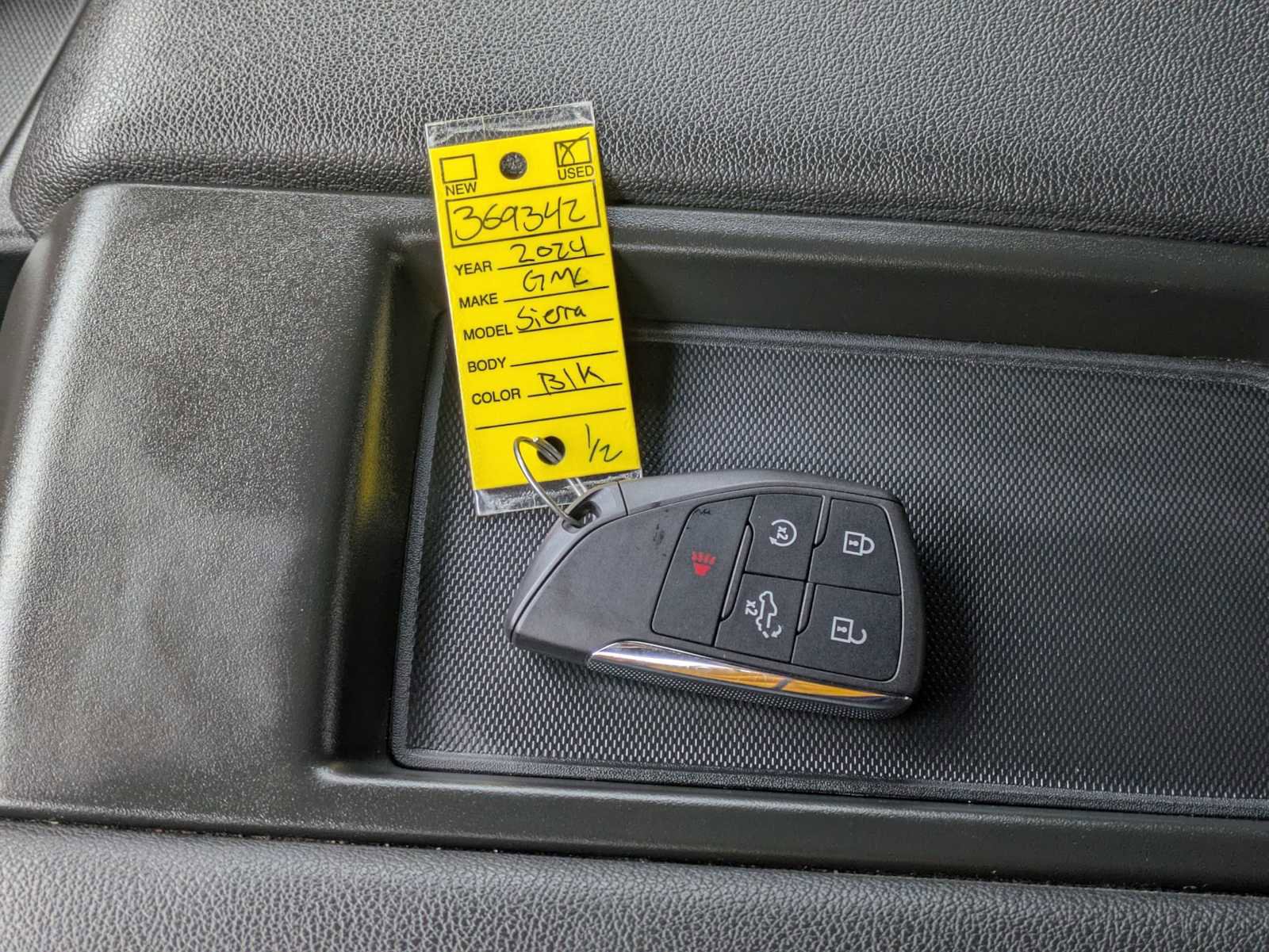 Used 2024 GMC Sierra 1500 Elevation image 34