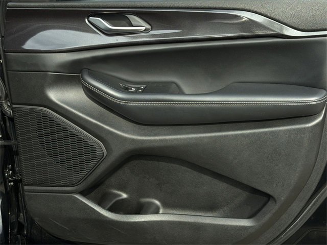 Used 2023 Jeep Grand Cherokee Altitude image 34