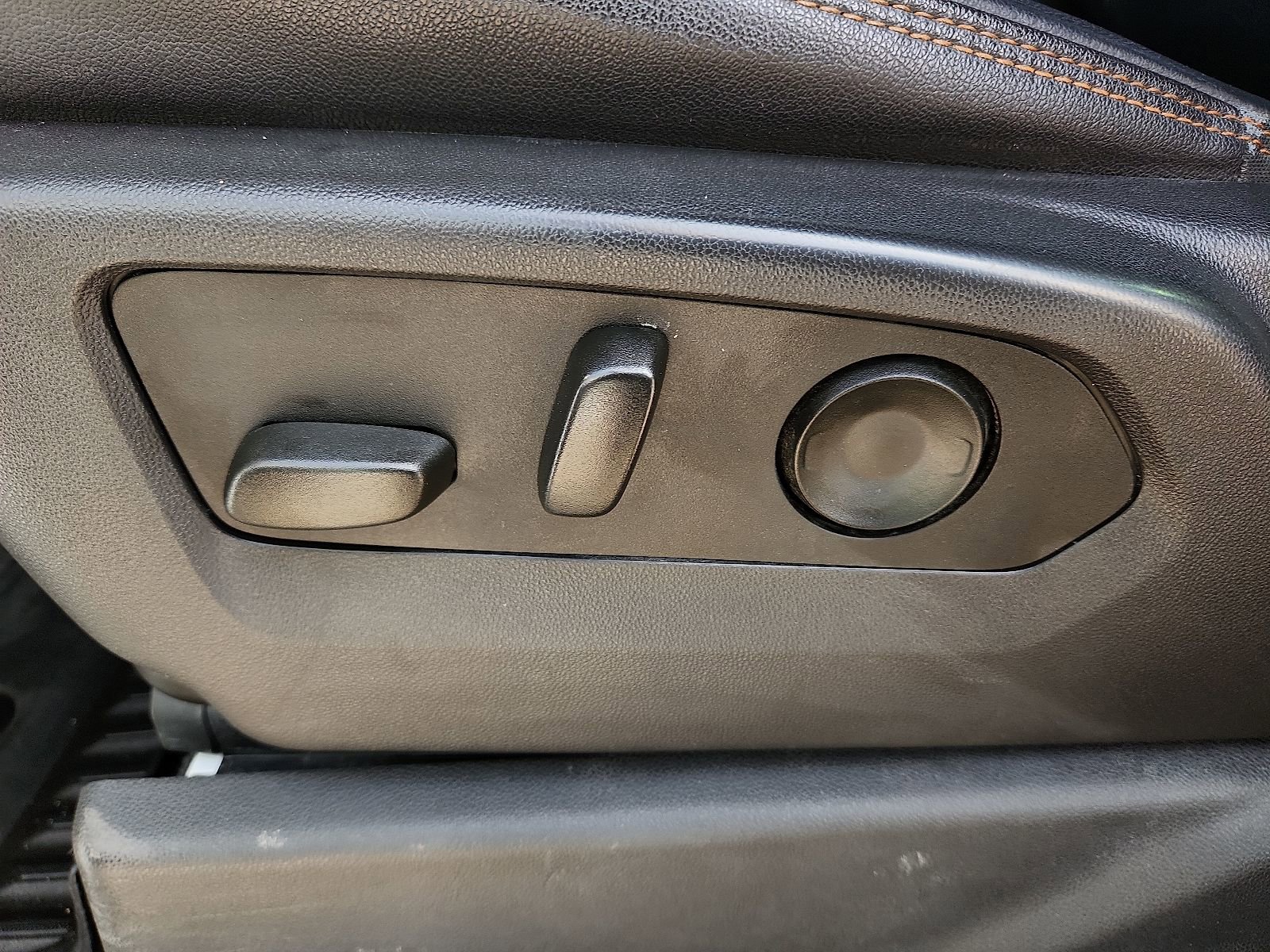 Used 2024 GMC Sierra 1500 AT4 w/ AT4 Preferred Package image 14