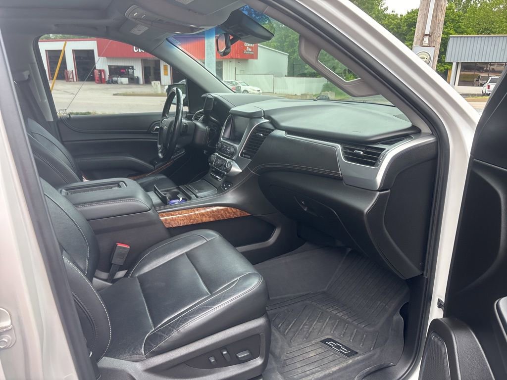 Used 2019 Chevrolet Suburban Premier AWD/4WD image 8