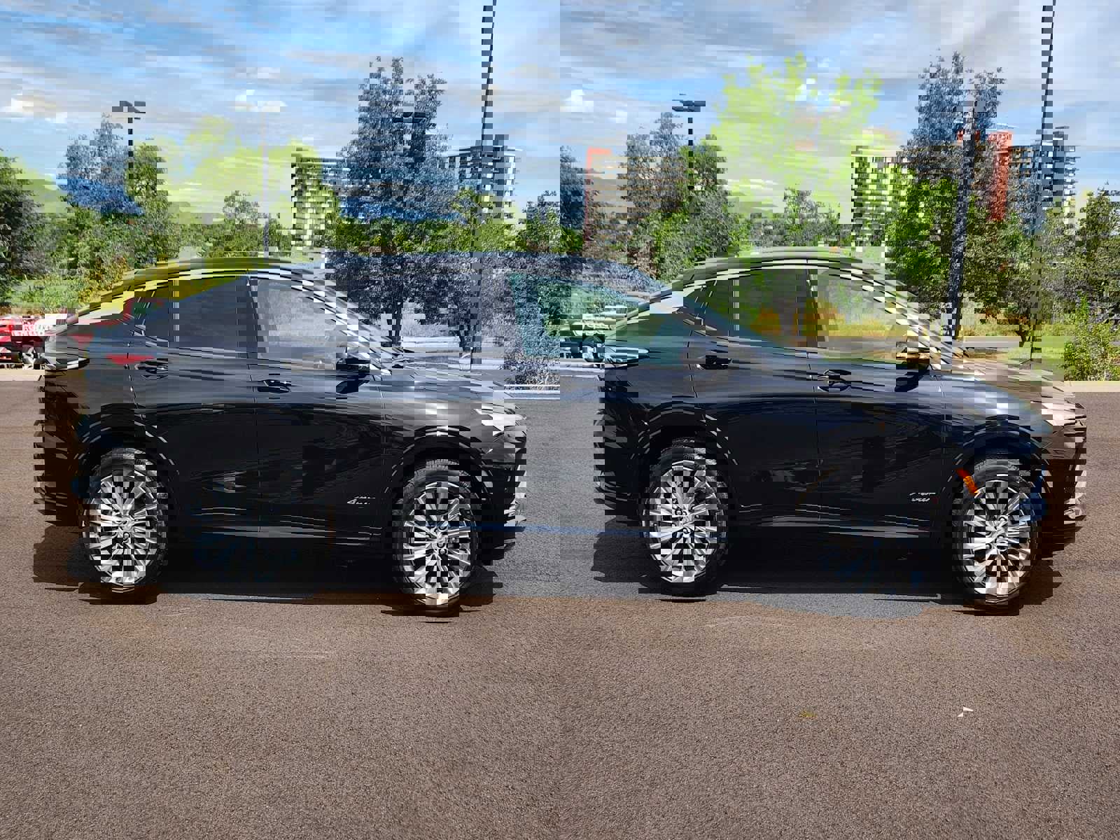 New 2025 Buick Envista Avenir image 2