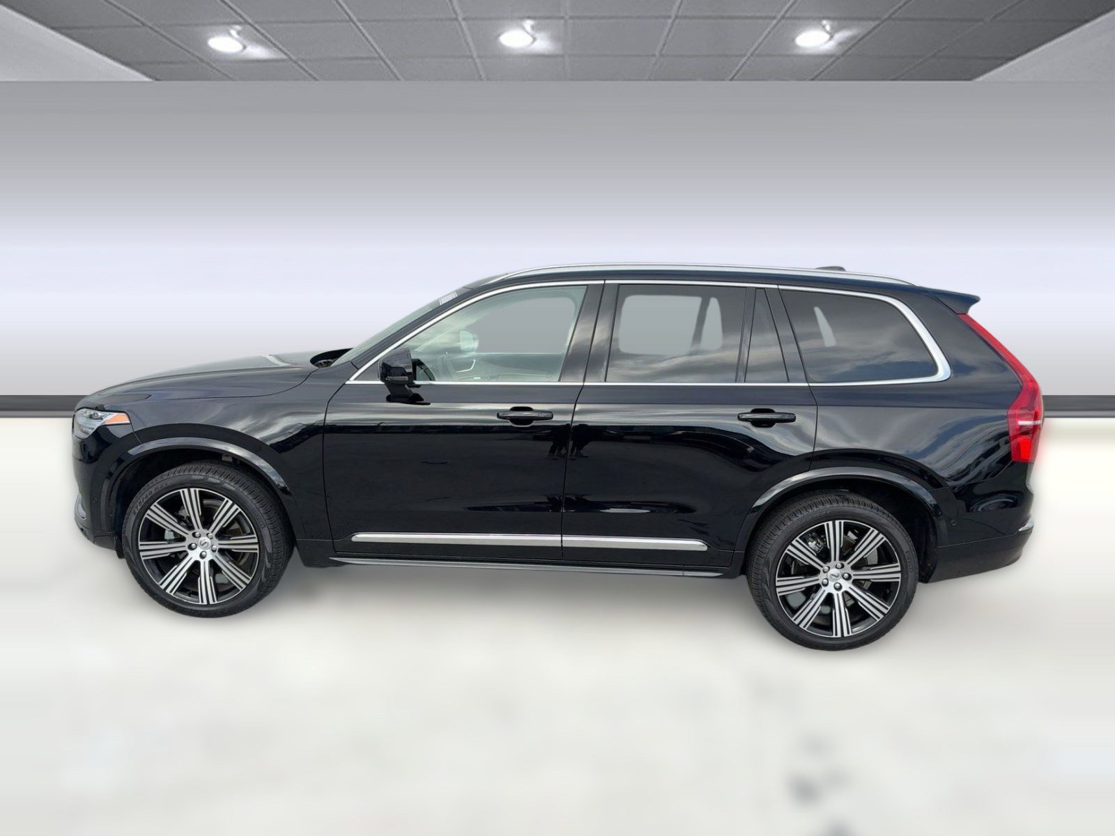 Certified 2024 Volvo XC90 B5 Plus w/ Protection Package Premier image 2