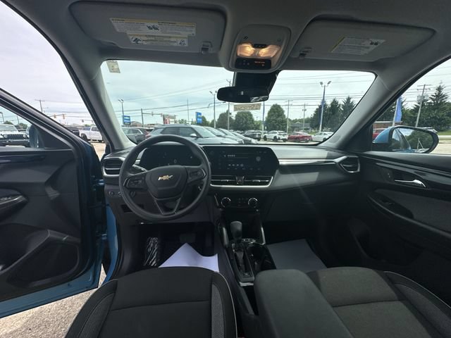 Used 2025 Chevrolet TrailBlazer LT AWD/4WD image 22