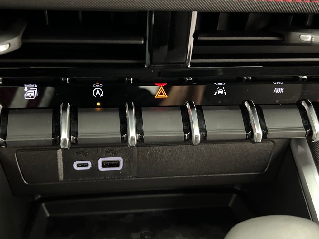 Used 2026 Chevrolet Colorado Z71 AWD/4WD image 45