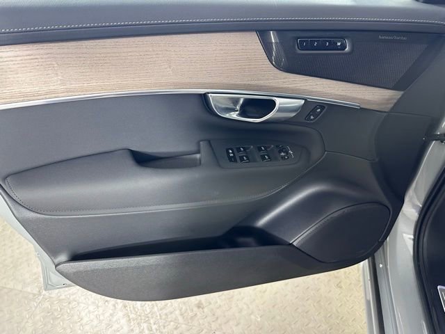 Used 2025 Volvo XC90 T8 Plus w/ Protection Package Premier AWD/4WD image 21