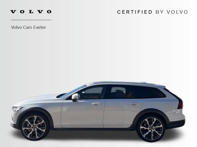 Certified 2025 Volvo V90 B6 Cross Country Ultra w/ Climate Package AWD/4WD image 4