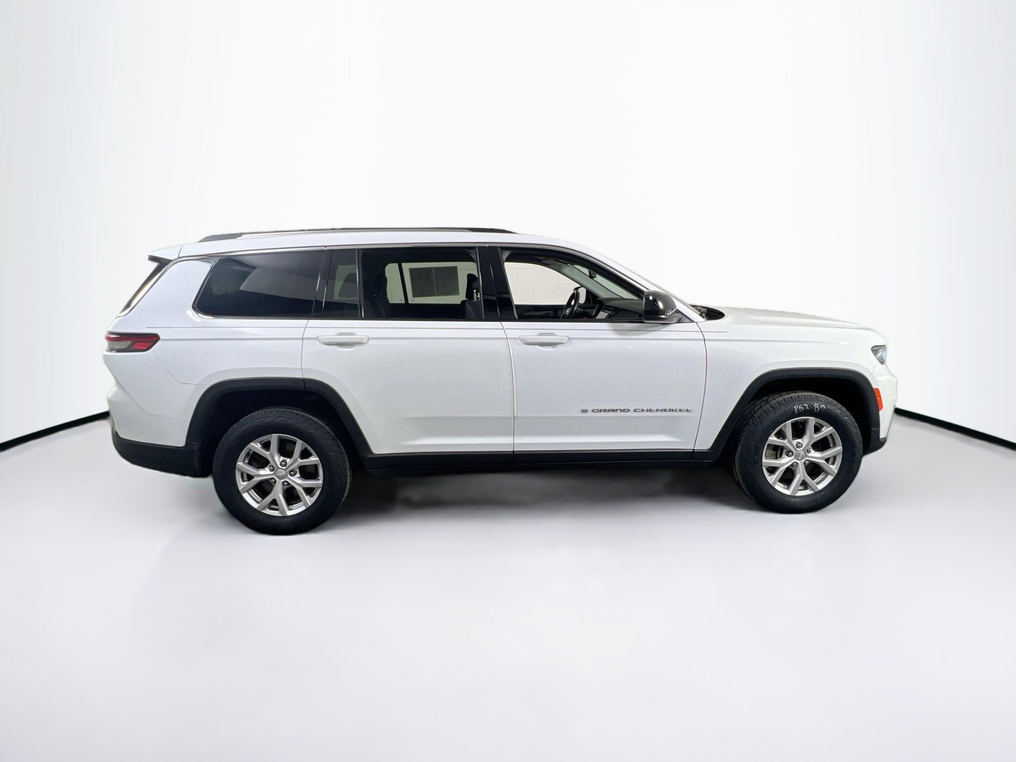 Used 2021 Jeep Grand Cherokee L Laredo w/ Luxury Tech Group I image 4