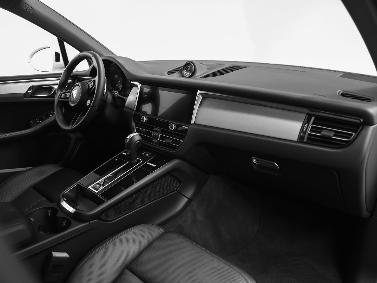 Certified 2026 Porsche Macan image 24