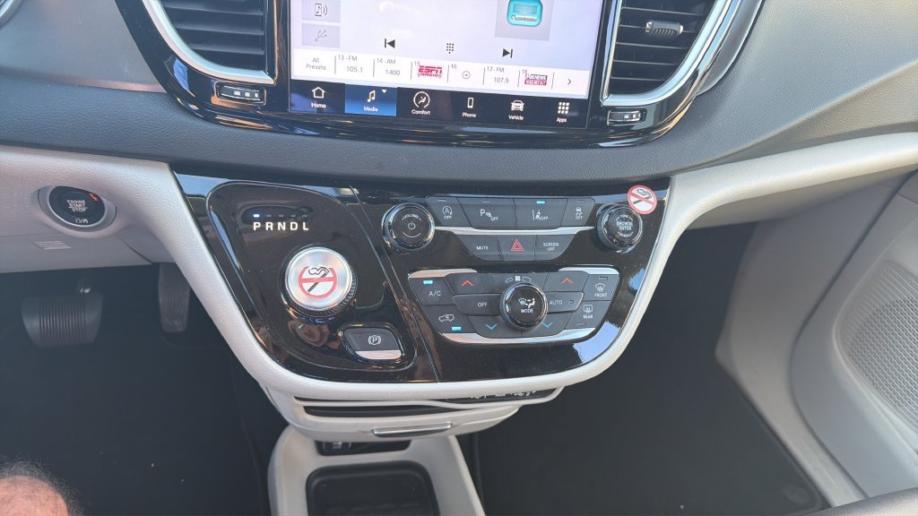 Used 2024 Chrysler Pacifica Touring-L FWD image 21