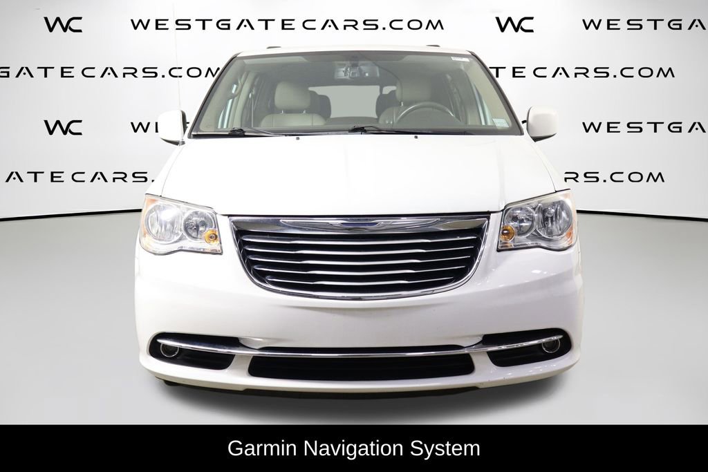 Used 2016 Chrysler Town & Country Touring w/ Driver Convenience Group video 2
