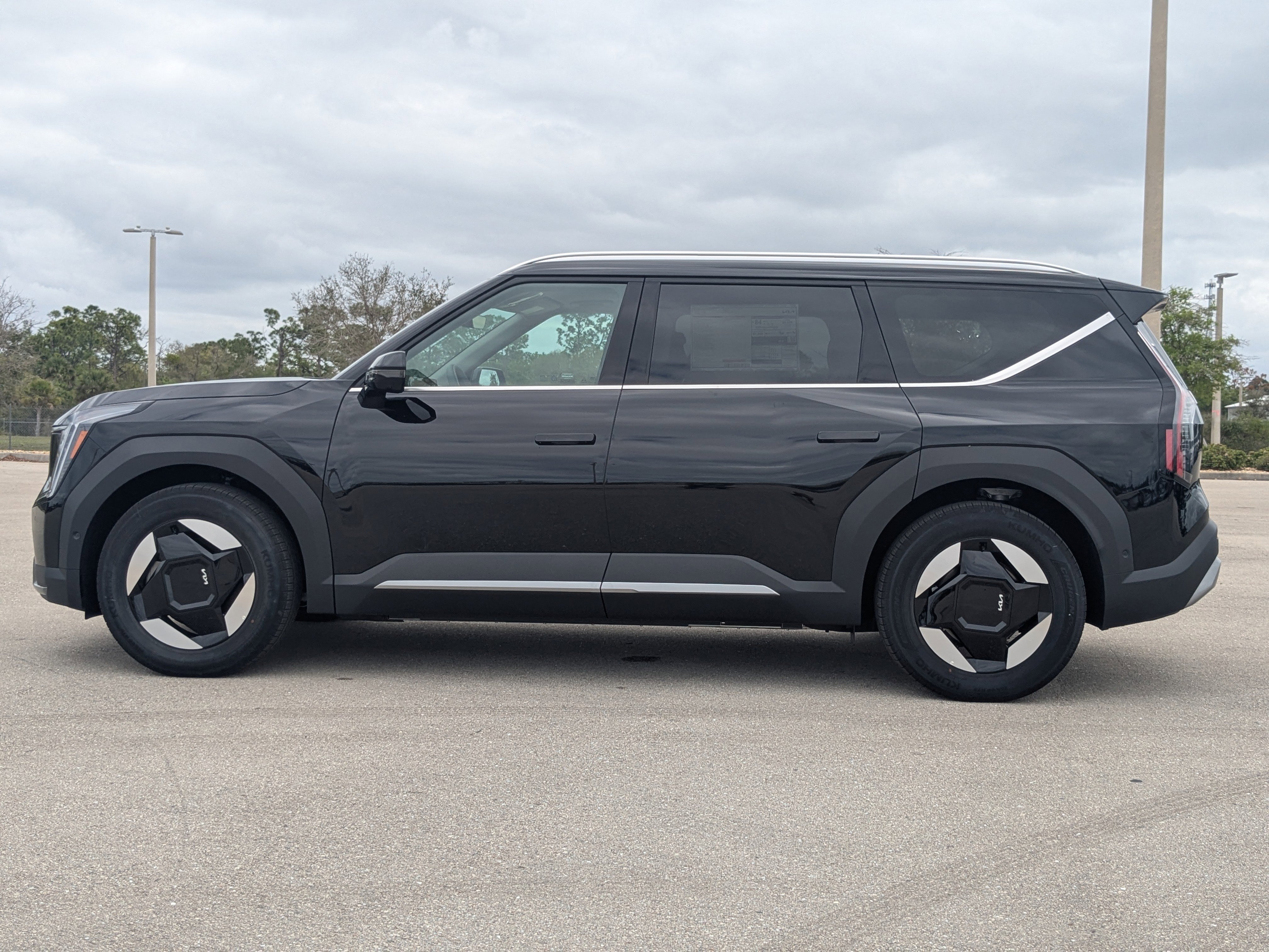 New 2026 Kia EV9 Wind AWD/4WD image 8