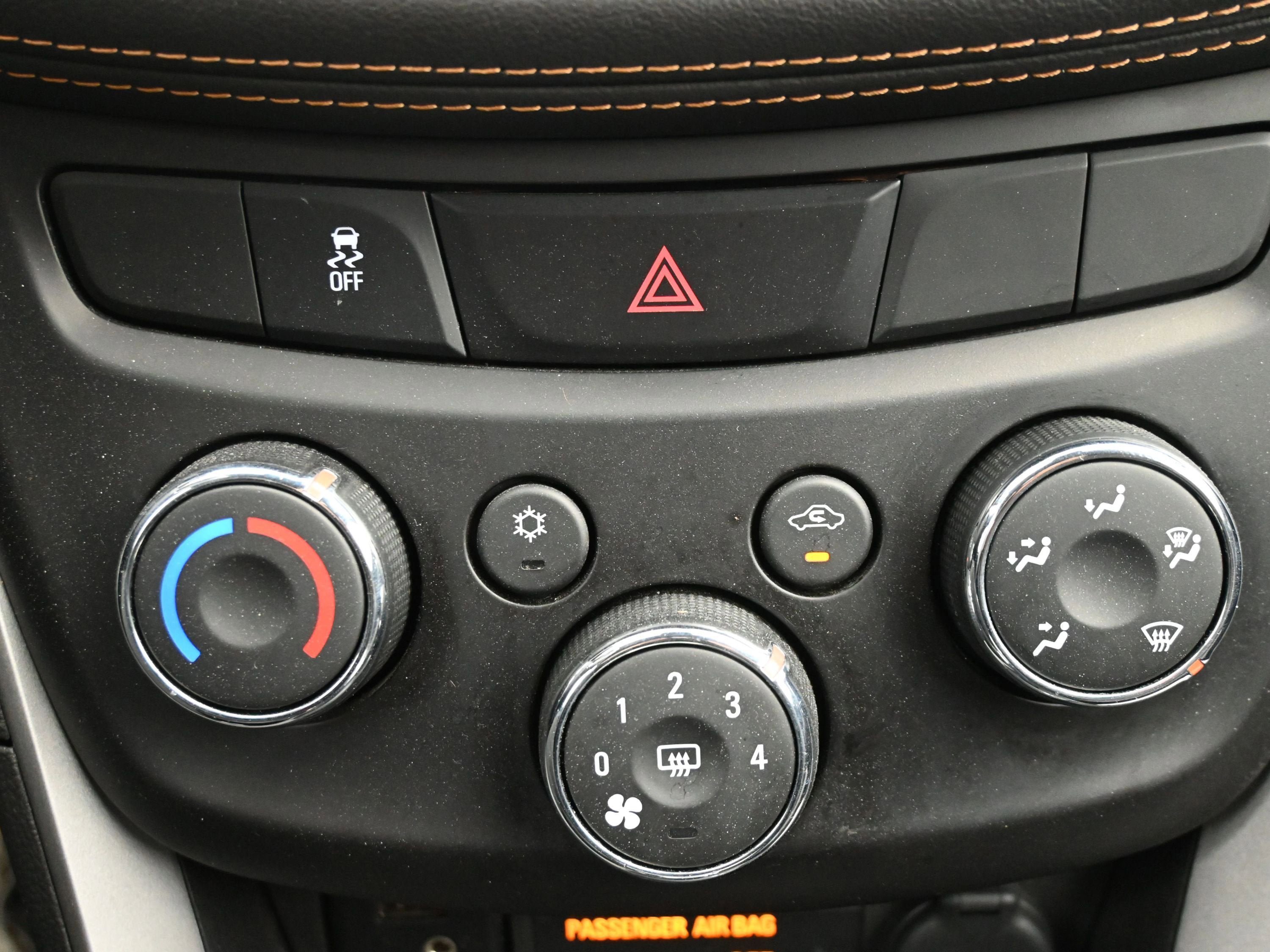 Certified 2022 Chevrolet Trax LT w/ LT Convenience Package image 15