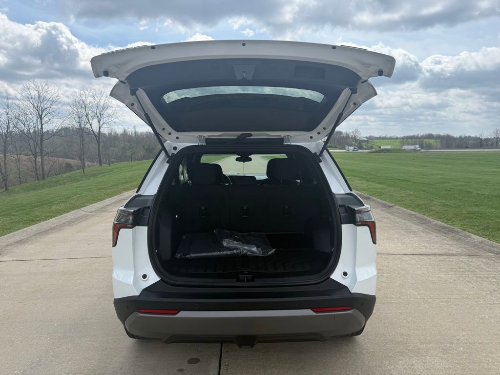 Used 2025 Chevrolet Equinox LT image 5