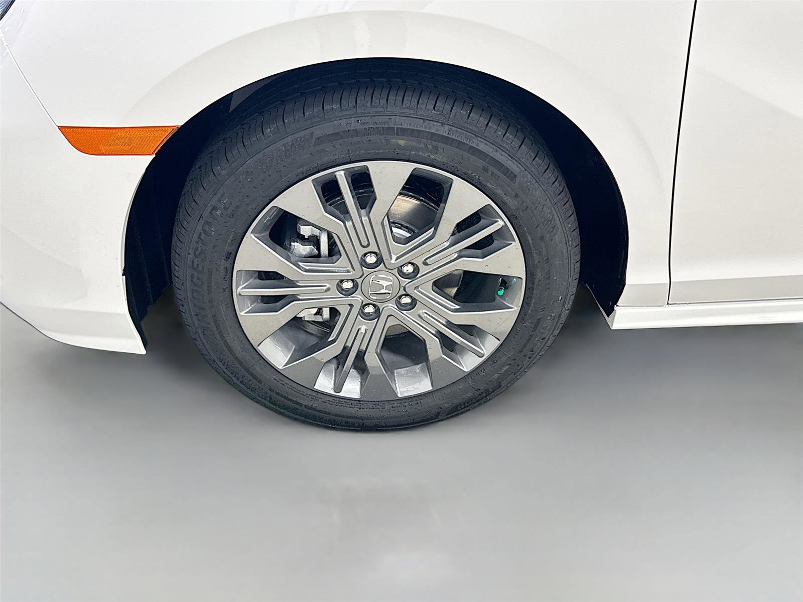 New 2026 Honda Odyssey Touring image 32