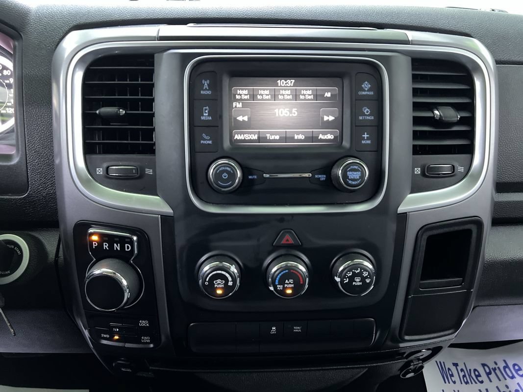 Used 2022 RAM 1500 Classic SLT AWD/4WD image 21