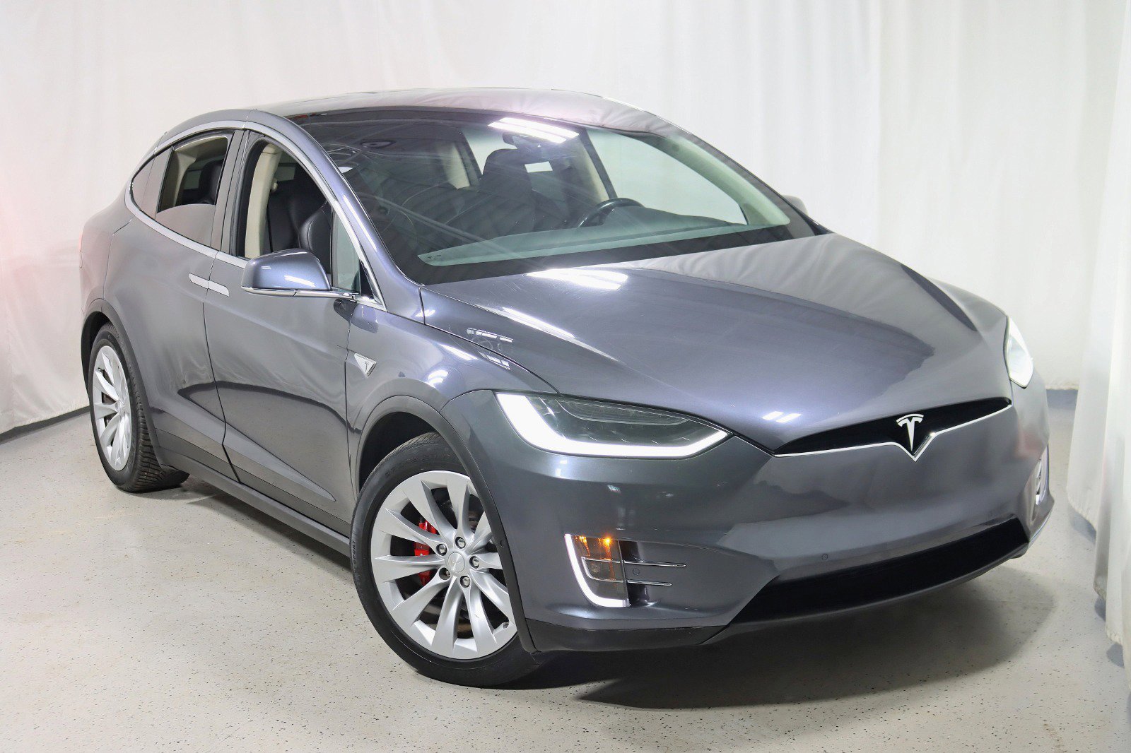 Used 2016 Tesla Model X Performance image 6