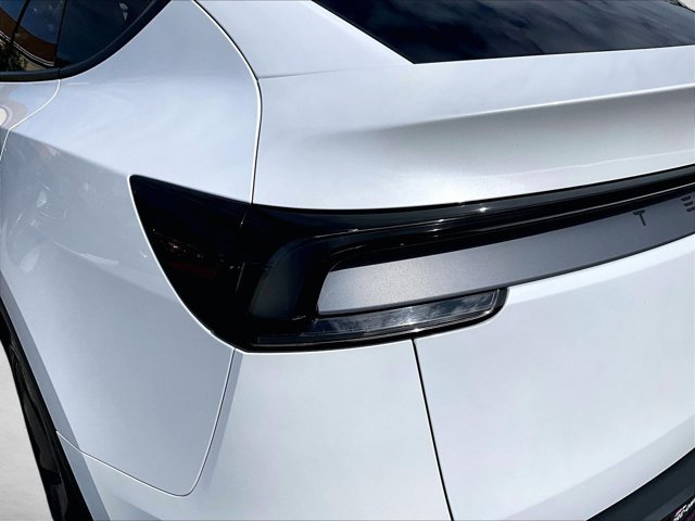 Used 2026 Tesla Model Y AWD image 29