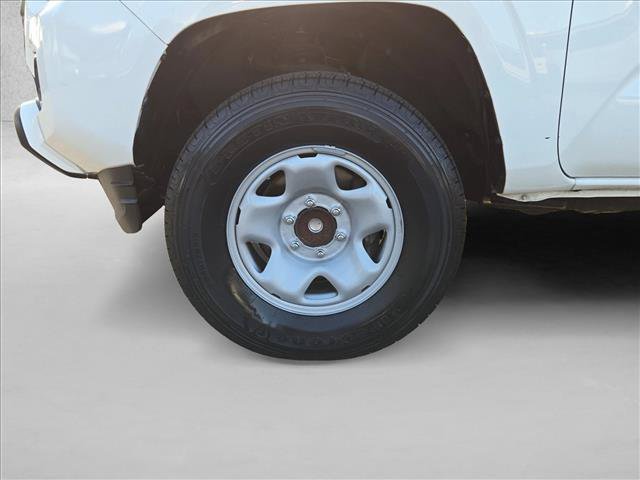 Used 2022 Toyota Tacoma SR w/ SR Convenience Package RWD image 22