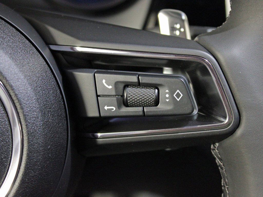 Used 2025 Porsche Macan image 23