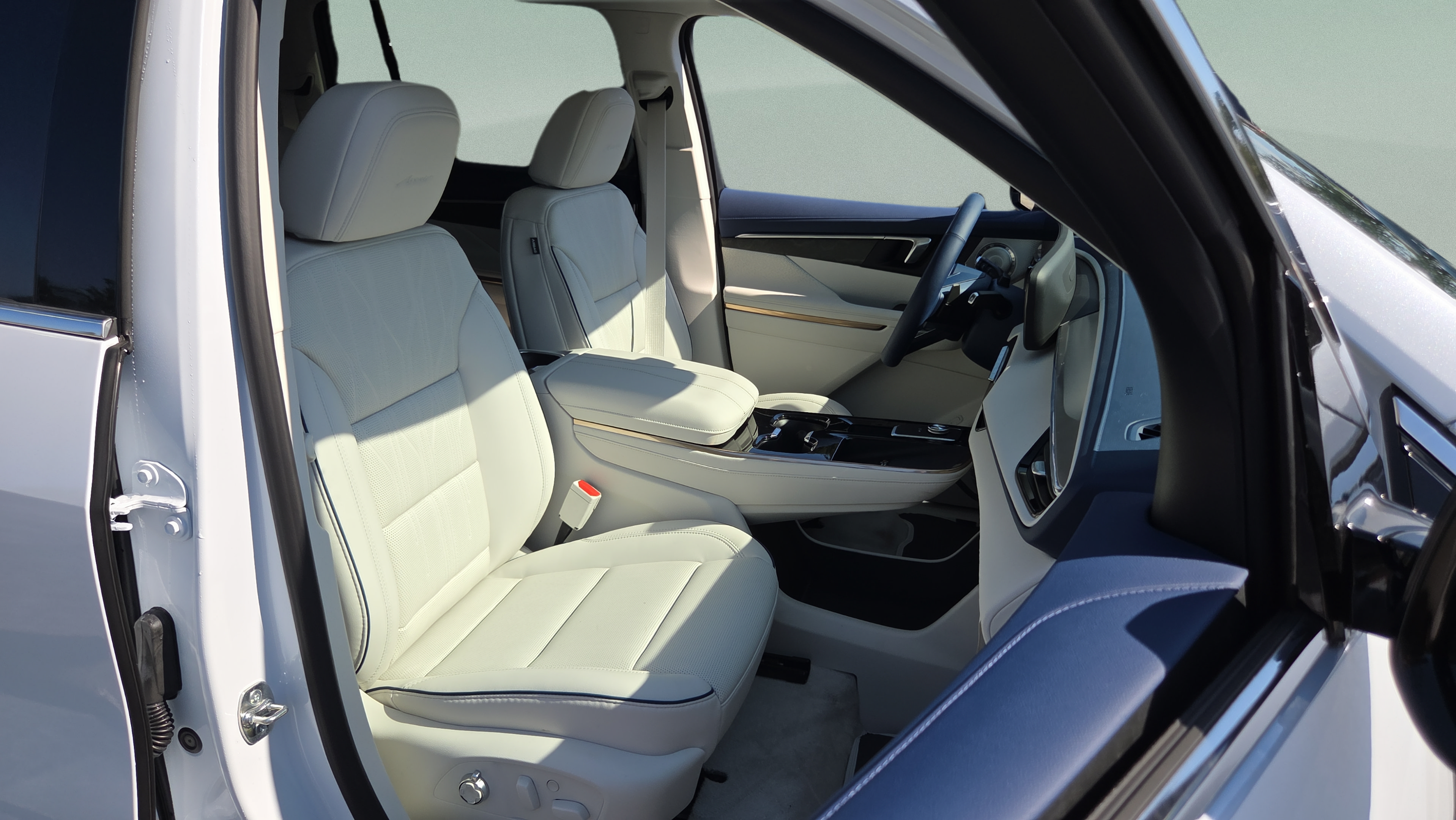 New 2026 Buick Enclave Avenir w/ Super Cruise Package FWD image 15