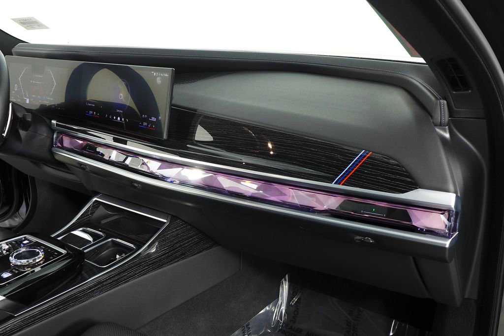 Used 2023 BMW 740i w/ Parking Assistance Package RWD image 14