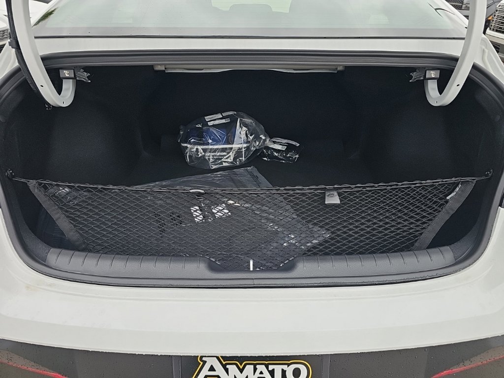 New 2026 Hyundai Elantra SE FWD image 30