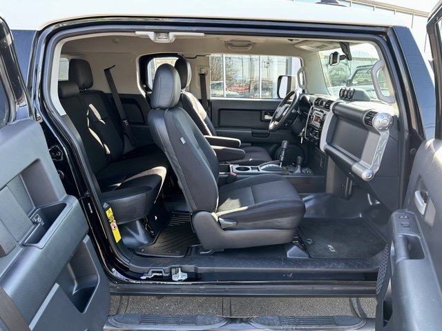 Used 2014 Toyota FJ Cruiser 4WD w/ Convenience Package image 21