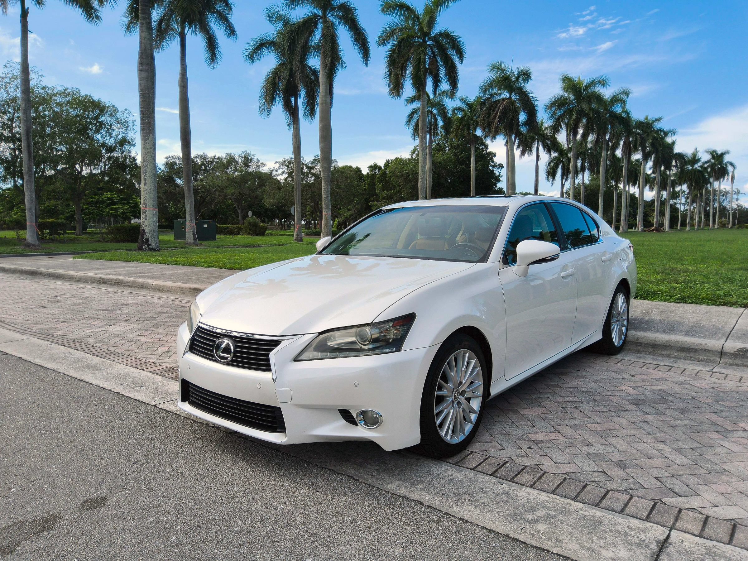 Used 2013 Lexus GS 350 w/ Luxury Pkg RWD image 3