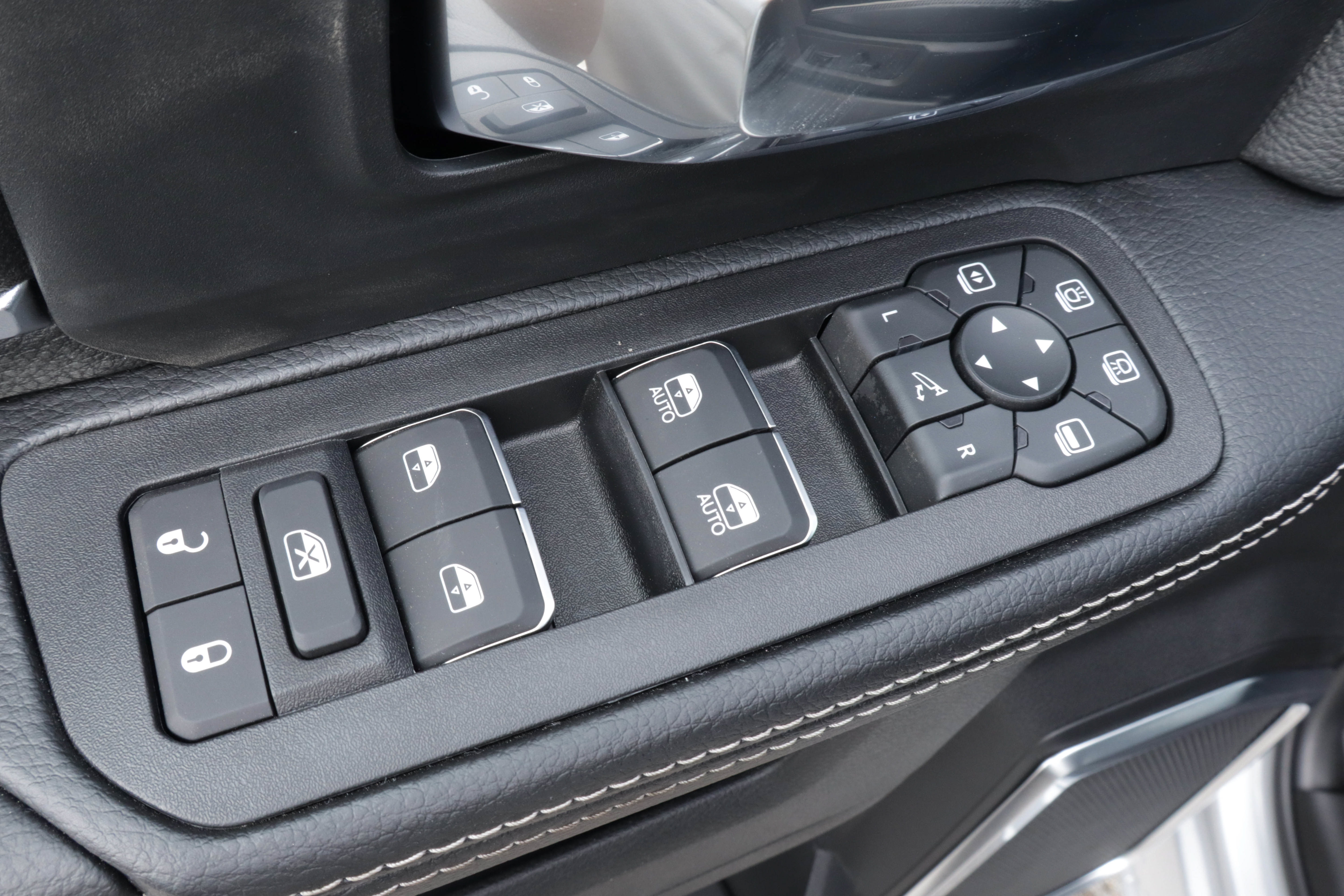 New 2027 RAM 2500 Laramie AWD/4WD image 11
