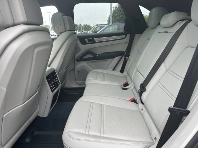 Used 2021 Porsche Cayenne AWD/4WD image 23