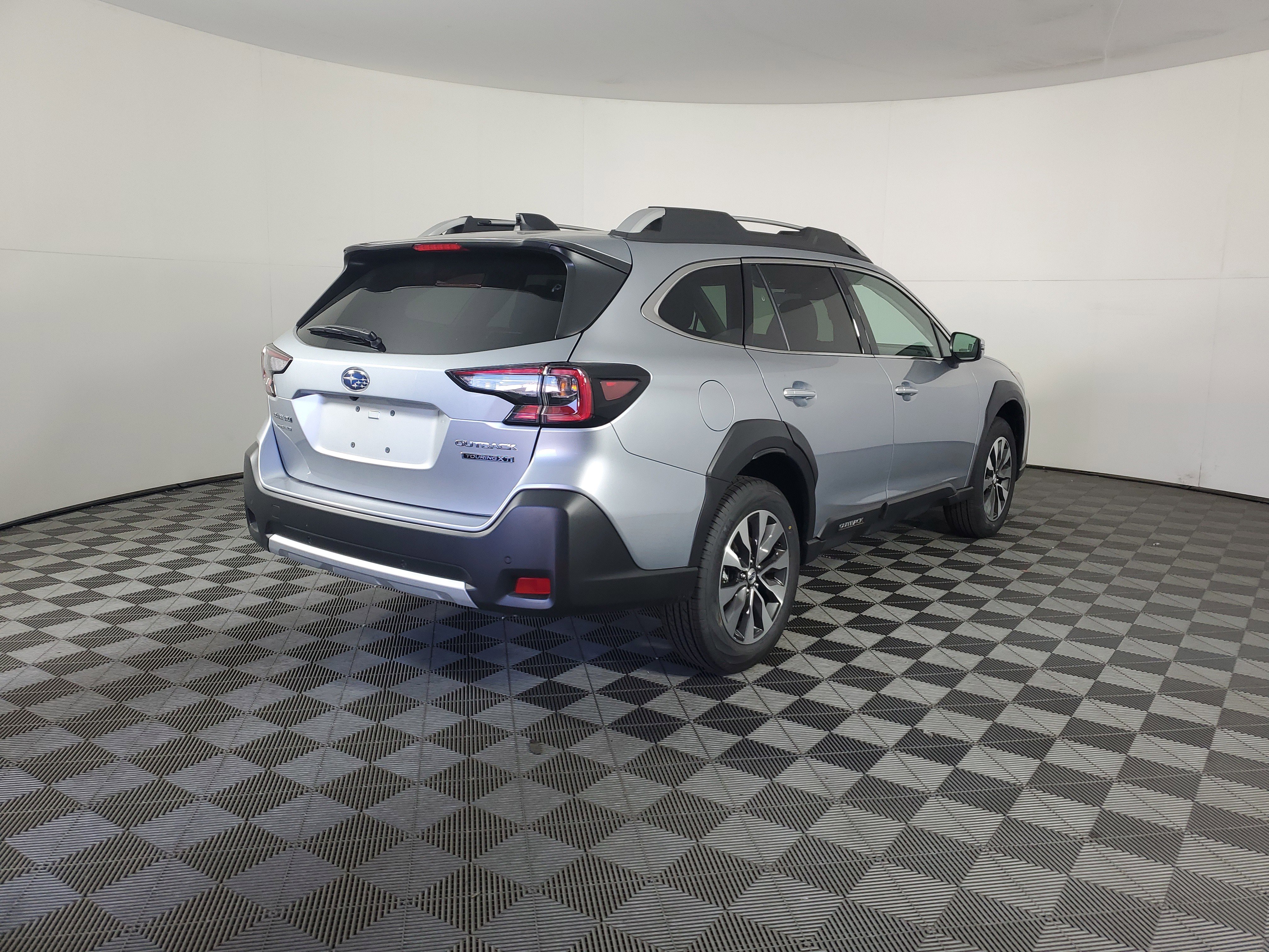 New 2025 Subaru Outback Touring XT image 4