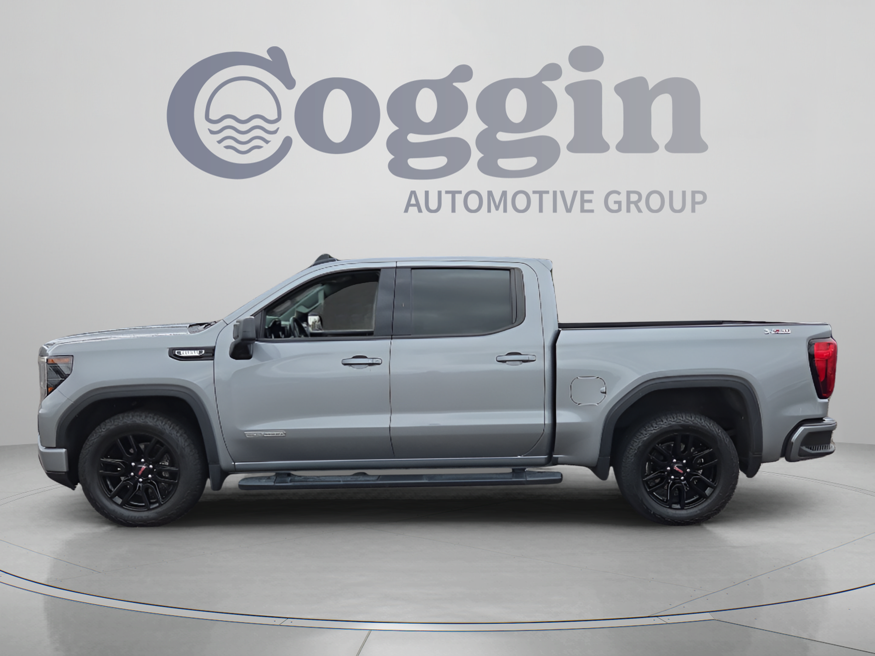 Used 2024 GMC Sierra 1500 Elevation AWD/4WD image 2
