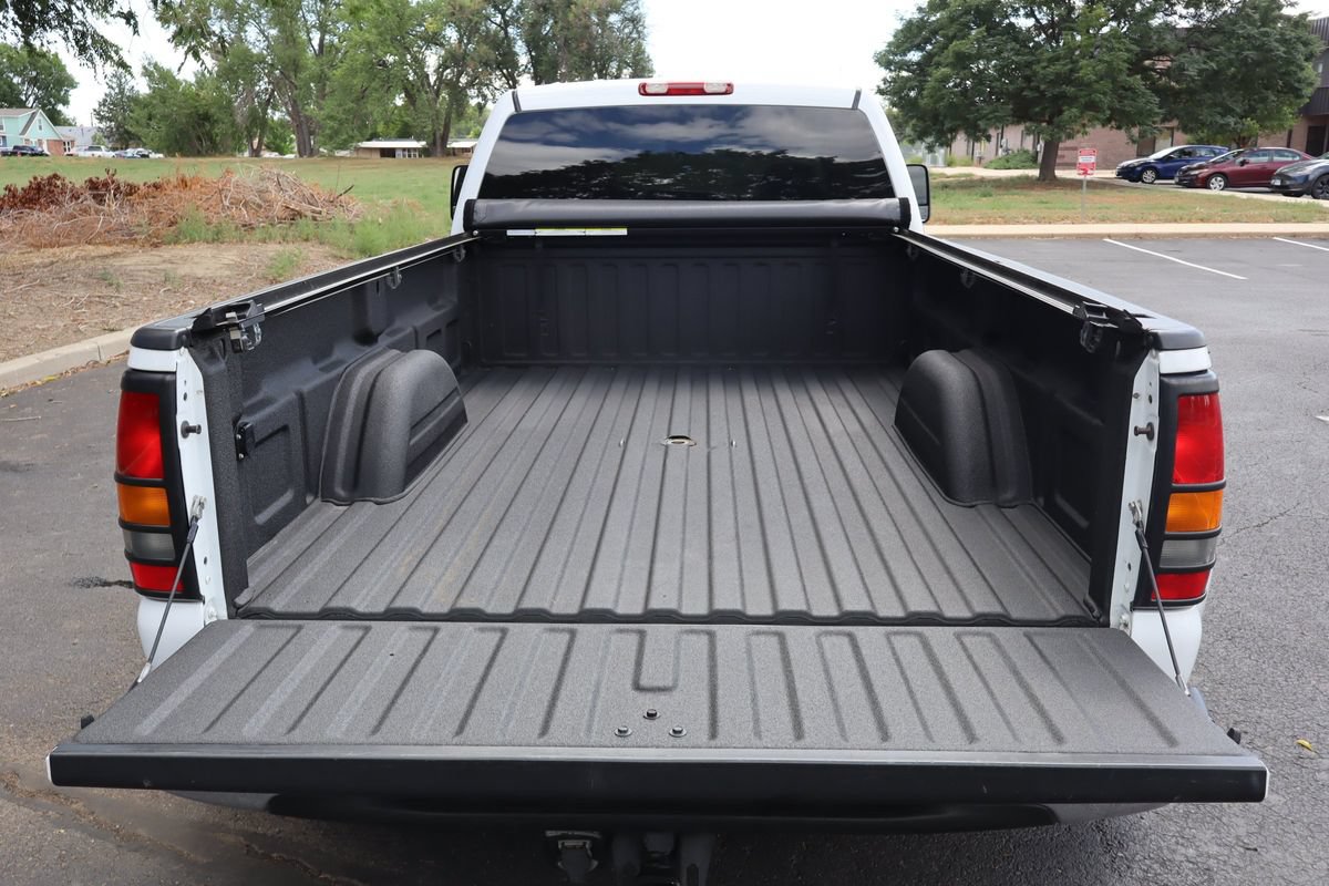 Used 2004 Chevrolet Silverado 3500 LS w/ Heavy-Duty Power Package RWD image 15